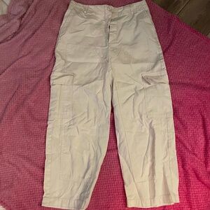 Khaki pants. Brand: universal thread, color:khaki, Size: 8